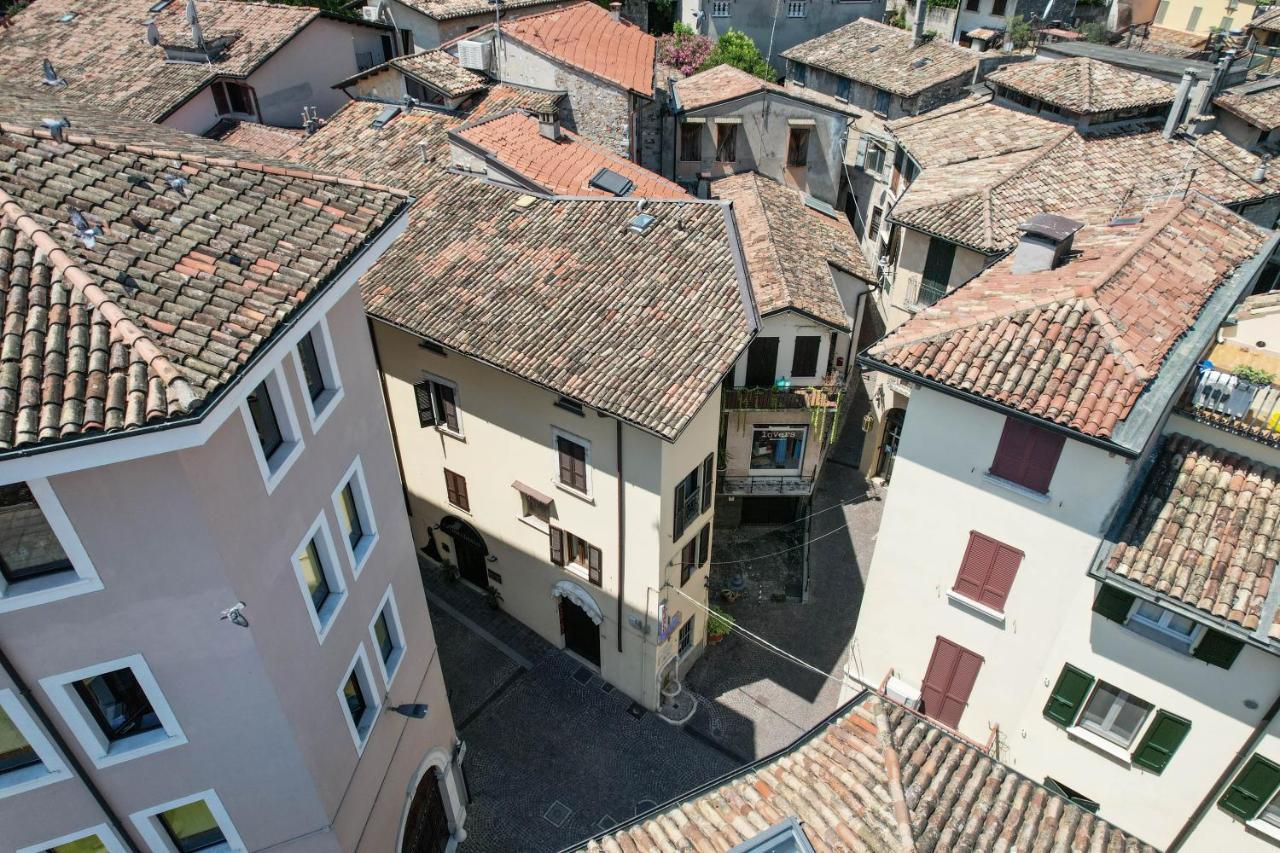 Steps From The Lake - Charme In The Inner City Desenzano del Garda Exterior foto